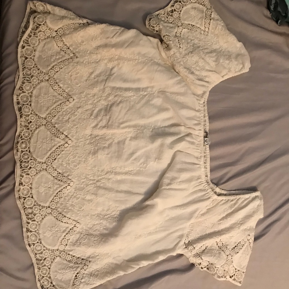 AEO lace eyelet size XL